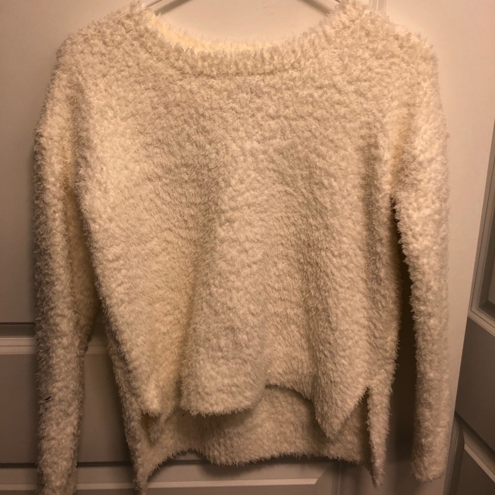 Cropped fluffy sweater